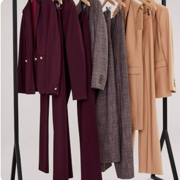 Meet your Posher - Picture 1 of 7